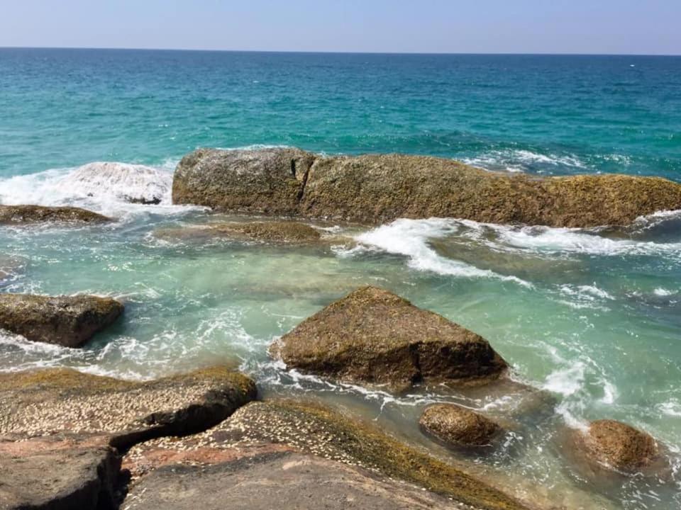 Sea Crest Beach Villa Амбалангода Экстерьер фото