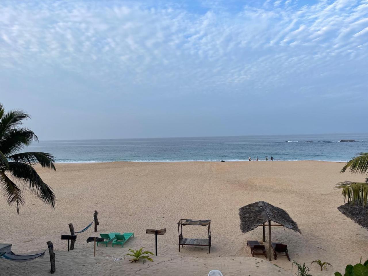 Sea Crest Beach Villa Амбалангода Экстерьер фото